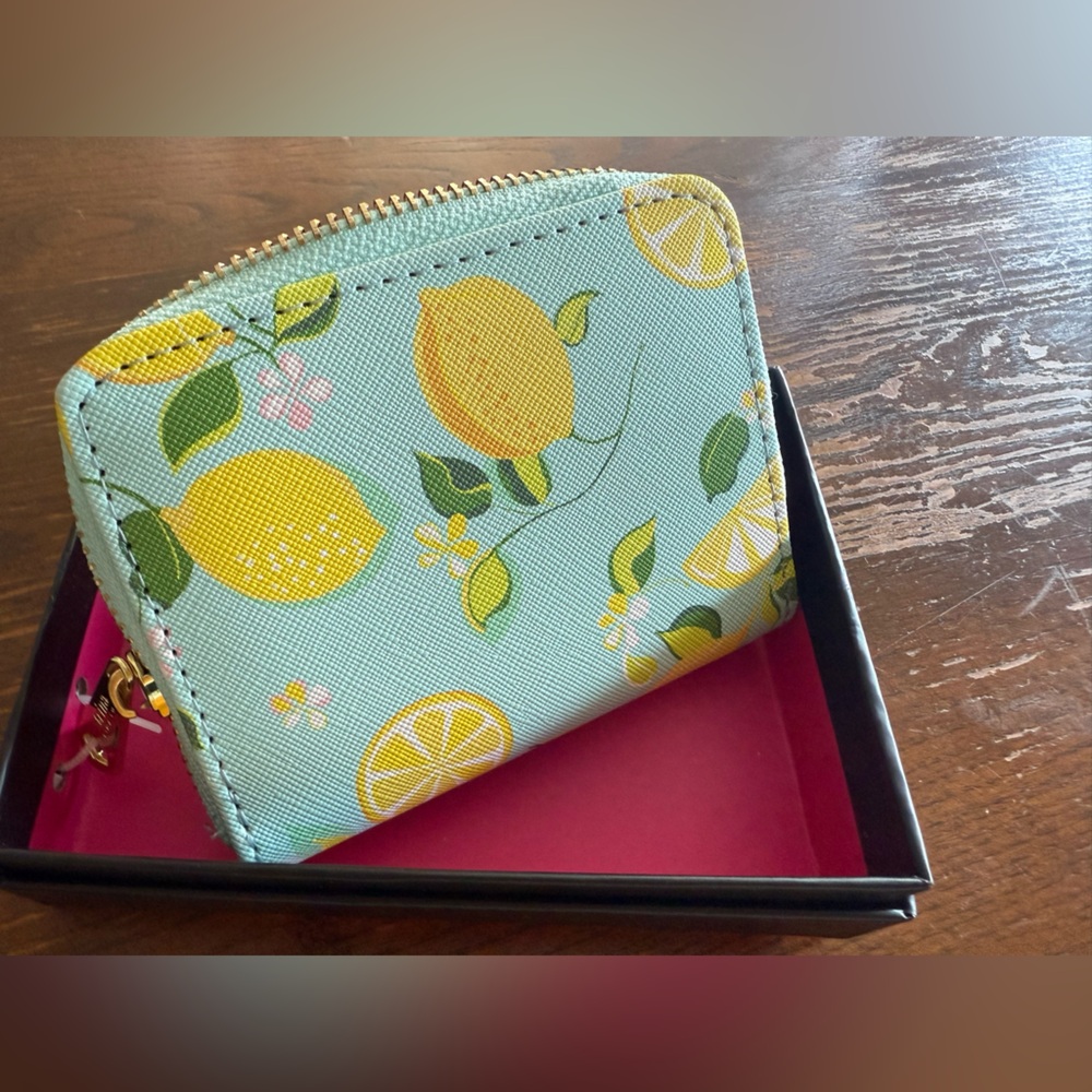 Trina Turk Lemon Print Zip Wallet NWT Summer Citrus